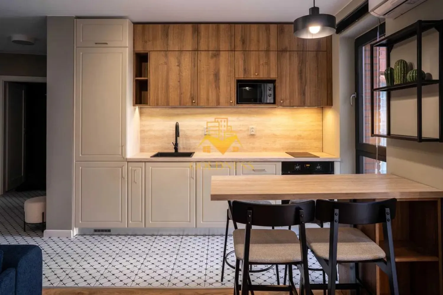 2 camere, premium, bloc nou, Marasti, The Nest, The Office, 21 Dec - GOLDNESS Imobiliare vă propune spre închiriere un apartament cu 2 camere complet mobilat și utilat, la etajul 1 într-un imobil de 7 etaje, în cartierul Marasti. Apartamentul este compartimentat astfel: - dormitor cu pat matrimonial, dressing, noptiere - living cu bucatarie open-space complet utilată, canapea extensibla, loc de servit masa - baie cu cabina de dus, calorifer port prosop inox și dulap pentru depozitare. - terasa de 8 mp. Imobilul este dotat cu toate cele necesare- centrală proprie, mașină de spălat haine, frigider, plită electrică, hotă, TV, etc. Se află în apropierea stațiilor de transport în comun, magazine, restaurante, spații verzi, farmacii, etc. Pentru moment nu dispune de loc de parcare! Dacă sunteți interesați de acest apartament și doriți să îl vizionați, dar și pentru alte oferte sau detalii nu ezitați să ne contactați telefonic sau prin e-mail - goldnessimobiliare@gmail.com. Vă stăm la dispoziție! }}