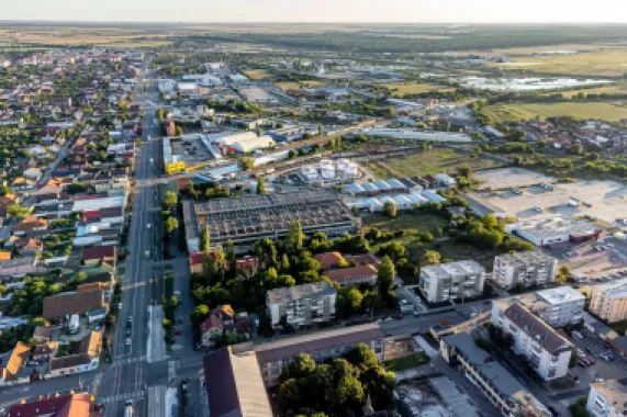 4.049 mp Hale industriale în Arad, aproape de A1