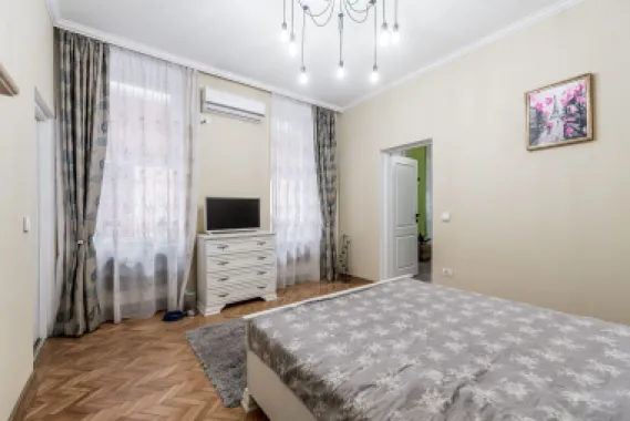 PREȚ NOU: 89.900 € | Ultracentral | 2 camere | etaj 1/2 | renovat