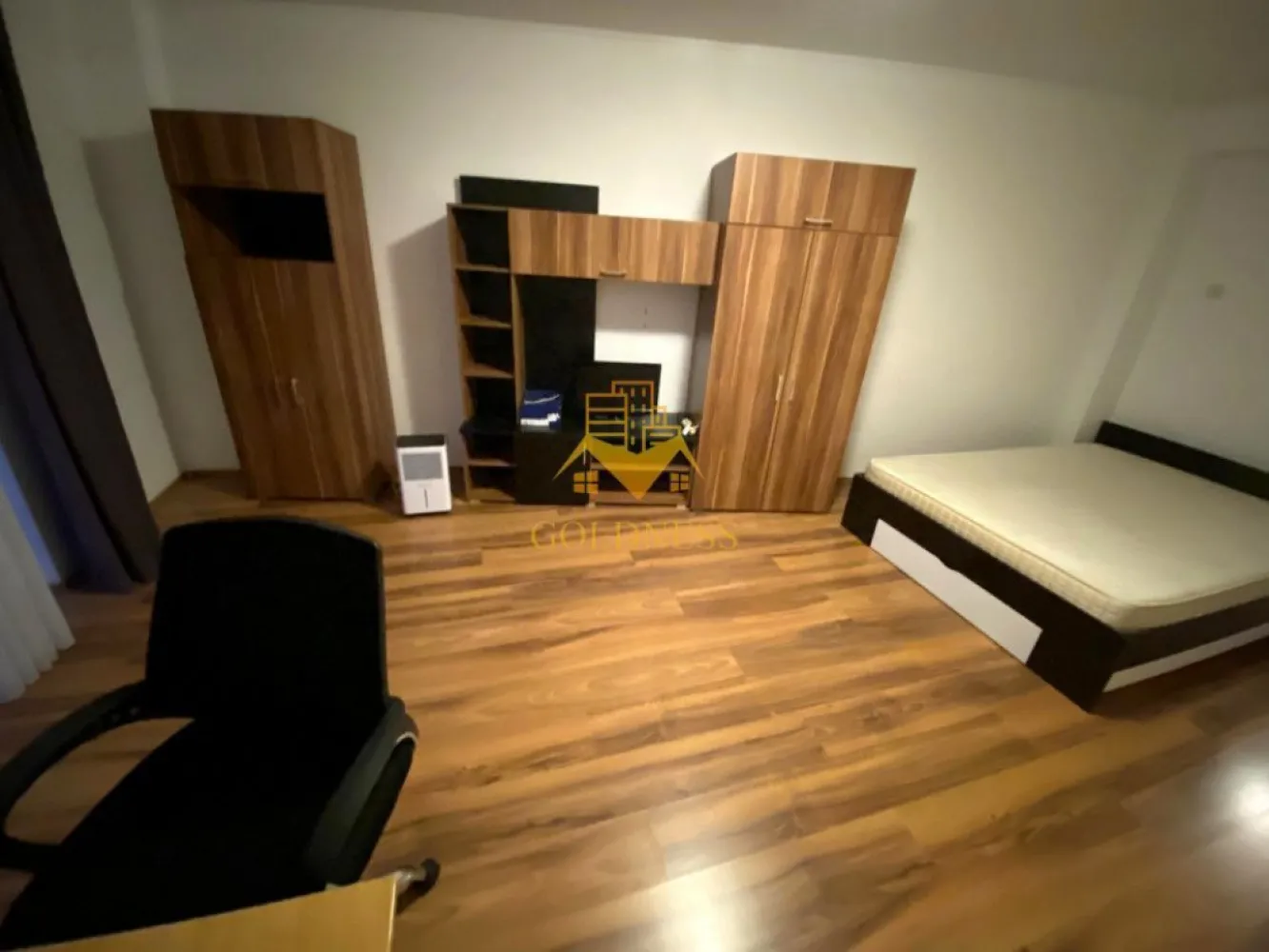 1 camera, Semicentral, Platinia, USAMV, UMF, Calea Motilor