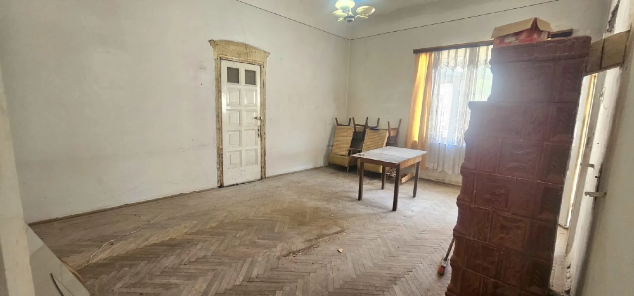 Casa de vanzare – Zona Centru, Strada Garii – 65.000€