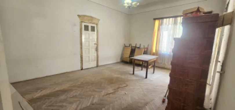 Casa de vanzare – Zona Centru, Strada Garii – 65.000€