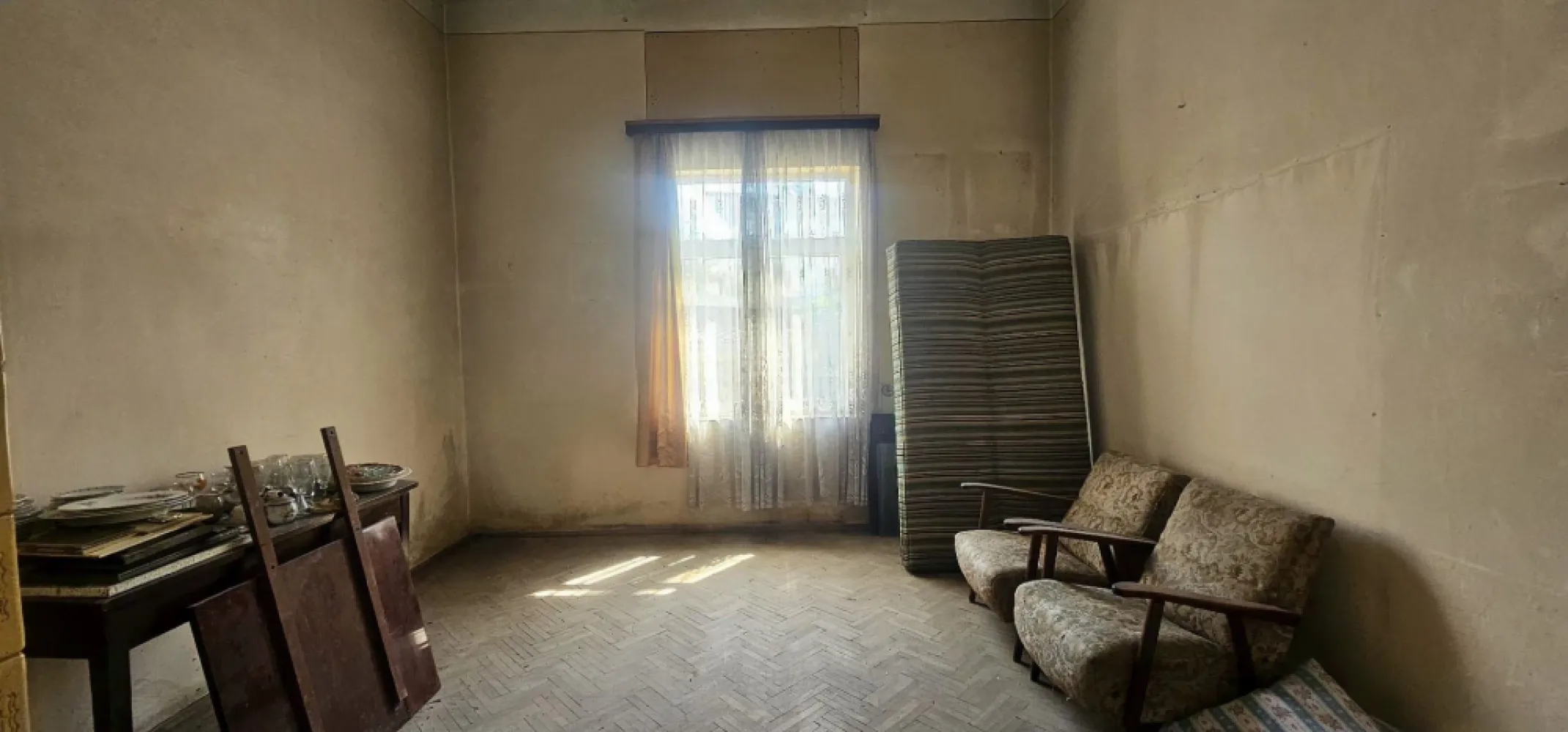 Casa de vanzare – Zona Centru, Strada Garii – 65.000€