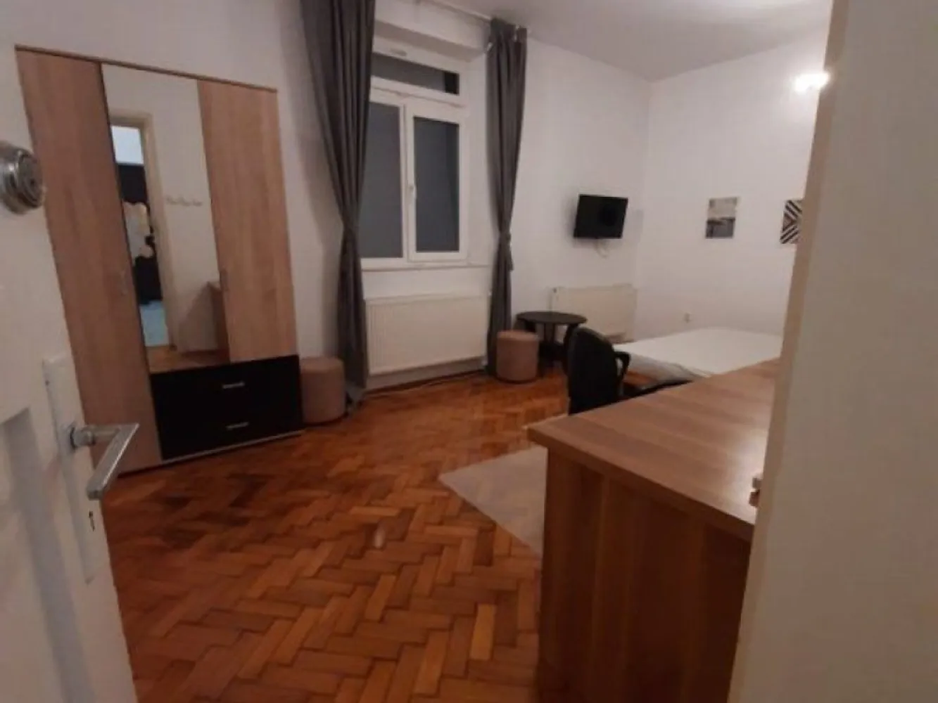 Apartament cu o camera, zona centrala - Parcul Eminescu