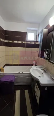 Apartament cu 2 camere de vanzare in Sinaia