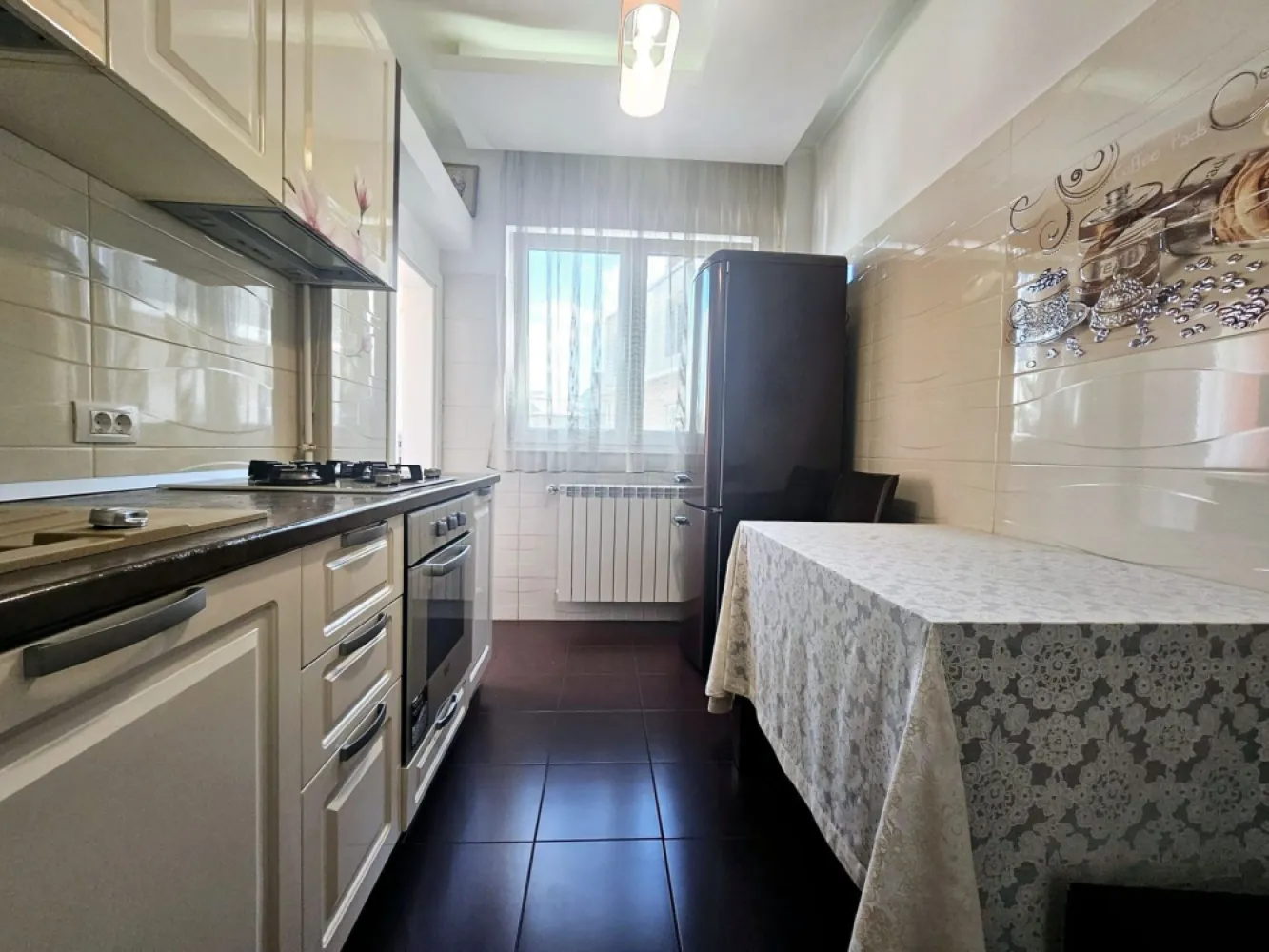 BRASADAS închiriază ap 3 cam. Izvor, parc Cişmigiu - PARCARE.