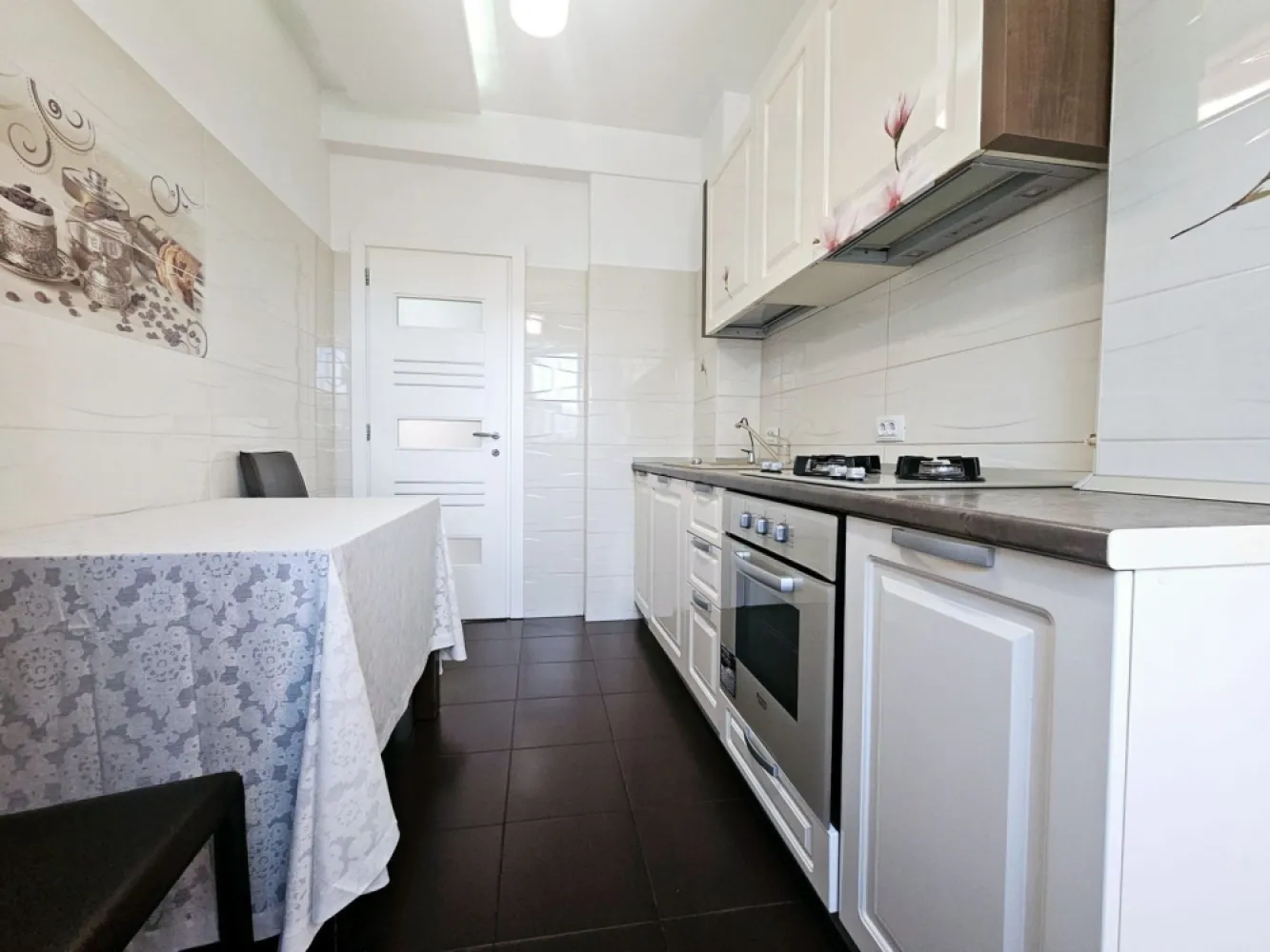 BRASADAS închiriază ap 3 cam. Izvor, parc Cişmigiu - PARCARE.