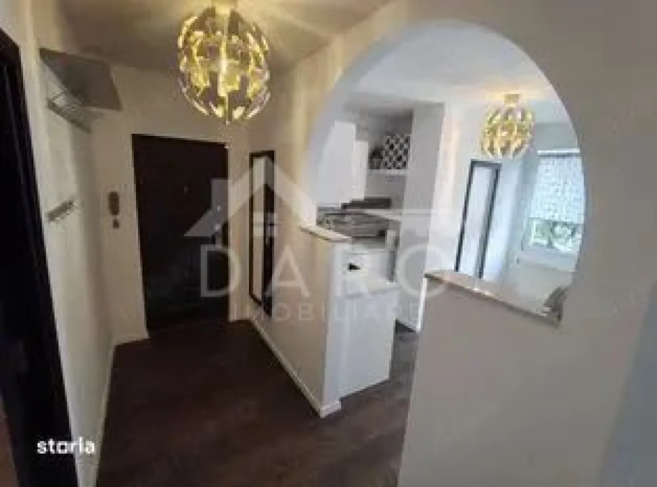 Apt. 3-4 cam, 84 mp, la hochparter, recent renovat, in Tudor Diamant - 🏡 Apartament 3 camere + balcon mare (4 camere) | Tudor – zona Diamant 🔥 Oportunitate excelentă! Se oferă spre vânzare un apartament spațios și foarte bine compartimentat, situat în cartierul Tudor, pe strada Rămurele, într-o zonă liniștită și foarte căutată. 📐 Suprafață utilă: 67 mp + balcon 17 mp 🏢 Parter înalt din 4 etaje ✔ bloc reabilitat termic 🏠 Compartimentare: ✔ living generos ✔ 2 dormitoare ✔ bucătărie separată ✔ baie ✔ hol spațios ✔ 🔥 balcon închis de 17 mp – transformat în a 4-a cameră ✨ Dotări și avantaje: ✔ decomandat – ideal pentru familie ✔ centrală termică proprie ✔ geamuri termopan ✔ ușă metalică ✔ uși interioare noi ✔ bucătărie montată ✔ stare foarte bună – te poți muta imediat 🌿 Locație excelentă: ✔ lângă Diamant ✔ aproape de piață, magazine, școli, grădinițe ✔ acces rapid la transport în comun ✔ zonă liniștită, perfectă pentru familie 🚗 Parcare ușoară în zonă 🚗 Opțional: garaj mare la 50 m de bloc (contra cost) 💎 Ideal atât pentru locuință personală, cât și pentru investiție! 🤝 Fără comision – direct de la proprietar 💳 Prin Kiwi Finance te ajut să cumperi acest apartament rapid: ✔ analiză GRATUITĂ ✔ oferte de la peste 12 bănci ✔ negocierea dobânzii ✔ suport complet până la final 📞 Detalii și vizionări: Coman Maria – DARO Imobiliare & Kiwi Finance 📱 0749 535 729 }}