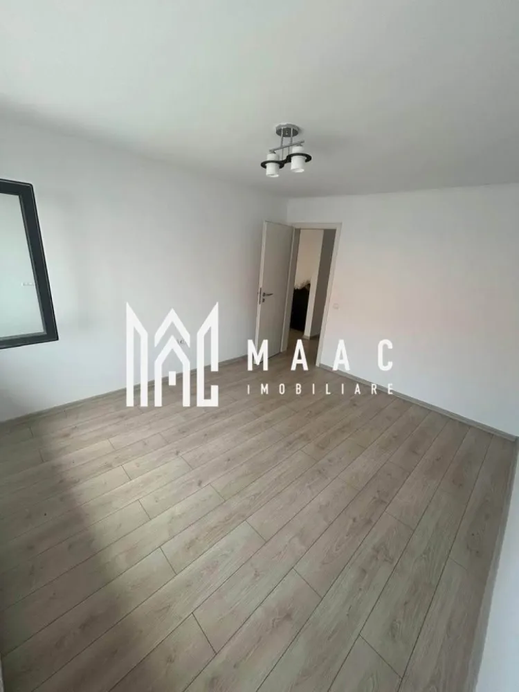Apartament 2 Camere | 38 Mp | Etaj 1 | Zona Cisnădie - MAAC Imobiliare vă prezintă un apartament modern cu 2 camere, amplasat la etajul 1 al unui bloc nou, situat într-o zonă liniștită și bine poziționată din Cisnădie. O locuință ideală atât pentru un cuplu sau o familie tânără, cât și ca investiție sigură. Caracteristici principale: Suprafață utilă: 38 mp Compartimentare: semi-decomandată Stare: se predă nemobilat Baie: complet amenajată și utilată modern Avantaje & Localizare: Zonă ferită de agitație, cu acces rapid către principalele puncte de interes din Cisnădie Aproape de Sibiu – ideal pentru navetă Bloc nou, construit recent, cu standarde moderne Acest apartament reprezintă o oportunitate excelentă pentru cei care își doresc confort, liniște și acces facil către oraș. Pentru mai multe detalii sau pentru a programa o vizionare, vă rugăm să ne contactați, specificând ID:CP2829972 }}