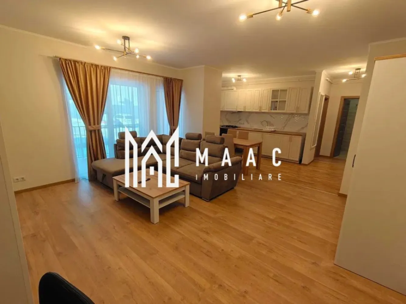 Apartament 2 camere | prima închiriere | 59 mp | Parcare privată – Turnișor - Apartament 2 camere, prima închiriere, 59 mp utili, parcare privată – Turnișor, ansamblul Neppendorf MAAC Imobiliare vă propune spre închiriere un apartament modern cu 2 camere, situat în cartierul Turnișor, în cadrul ansamblului rezidențial Neppendorf. Proprietatea se află la prima închiriere și oferă un spațiu generos, bine compartimentat. Apartamentul are o suprafață utilă de 59 mp, la care se adaugă un balcon de 5,95 mp, și este amplasat la parterul unui imobil nou, izolat termic (P+4). Zona este una liniștită, cu acces rapid către Aeroportul Internațional Sibiu și Zona Industrială Vest, dar și către magazine și puncte de interes. Compartimentarea este semidecomandată și eficientă: Living spațios cu bucătărie open-space: Dormitor luminos Baie Hol Balcon Locuința este complet mobilată și utilată cu electrocasnice noi (Smart TV, mașină de spălat vase, mașină de spălat rufe, frigider), fiind pregătită pentru mutare imediată. Beneficiază de lumină naturală din abundență, costuri reduse de întreținere și loc de parcare privat inclus. Nu se acceptă animale de companie. Pentru mai multe detalii precizati telefonic ca ati vazut anuntul cu ID: CP2977112 }}