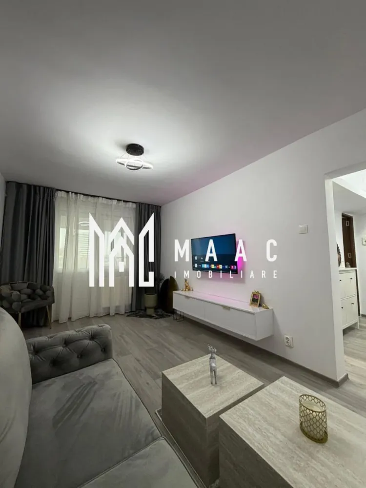 Apartament 2 camere | Ostroveni | renovat complet | mobilat si utilat | - MAAC IMOBILIARE vă propune spre vânzare un apartament cu 2 camere situat în zona Ostroveni – Cina, Râmnicu Vâlcea, într-o locație liniștită, dar excelent conectată la toate facilitățile orașului. Apartamentul este amplasat la etajul 4 din 4 și are o suprafață utilă de 49 mp, fiind complet renovat, cu instalații electrice și sanitare noi, ceea ce oferă un plus de siguranță și confort. Locuința dispune de: 2 camere luminoase bucătărie baie hol balcon închis și izolat Apartamentul se vinde complet mobilat și utilat, exact ca în fotografii, fiind pregătit pentru mutare imediată, fără costuri suplimentare. Este dotat cu electrocasnice de brand, care beneficiază de garanție extinsă între 4 și 6 ani. Un avantaj important este faptul că blocul urmează să fie mansardat și anvelopat, ceea ce va crește confortul termic și valoarea proprietății în timp. Localizare excelentă: în apropiere de Școala Nr. 10 și grădiniță zonă Cina – Hermes acces rapid (3–5 minute) către piață, autogară, supermarketuri, centrul orașului și biserică Această proprietate este ideală atât pentru locuință personală, cât și pentru investiție, datorită poziționării și stării impecabile. Pentru mai multe informații sau pentru programarea unei vizionări, echipa MAAC IMOBILIARE vă stă la dispoziție. CP2977547 }}