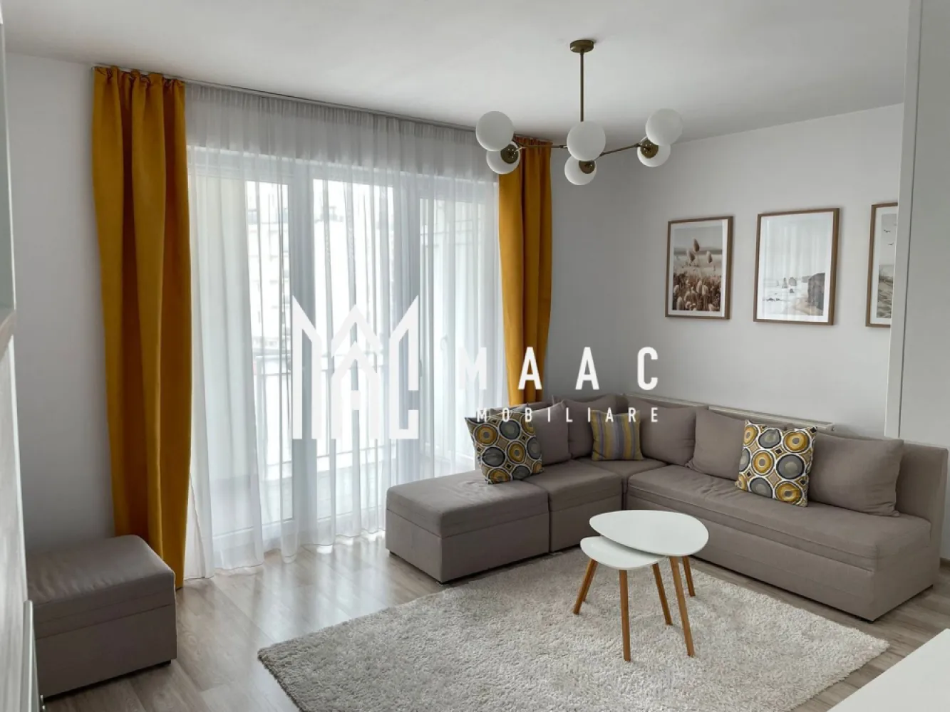 Apartament 2 Camere | Loc de Parcare | City Residence - MAAC Imobiliare vă propune spre închiriere un apartament modern cu 2 camere, situat în complexul City Residence, într-o zonă excelentă, la doar câțiva pași de gară și la 10 minute de centrul orașului. Locuința se află la etajul 3 al unui imobil recent construit și dispune de o suprafață utilă de 49 mp, compartimentată eficient în living spațios, bucătărie complet utilată, dormitor confortabil, hol generos, baie elegantă și balcon. Apartamentul se închiriază complet mobilat și utilat, inclusiv cu mașină de spălat rufe, oferind tot confortul necesar unei locuințe moderne. În plus, proprietatea beneficiază de loc de parcare dedicat. Preț închiriere: 450 euro/lună + garanție in cuantumul unei chirii lunare. Nu accepta animale de companie. Pentru mai multe detalii și programarea unei vizionări, vă invităm să ne contactați, menționând ID-ul ofertei: CP2977997 }}