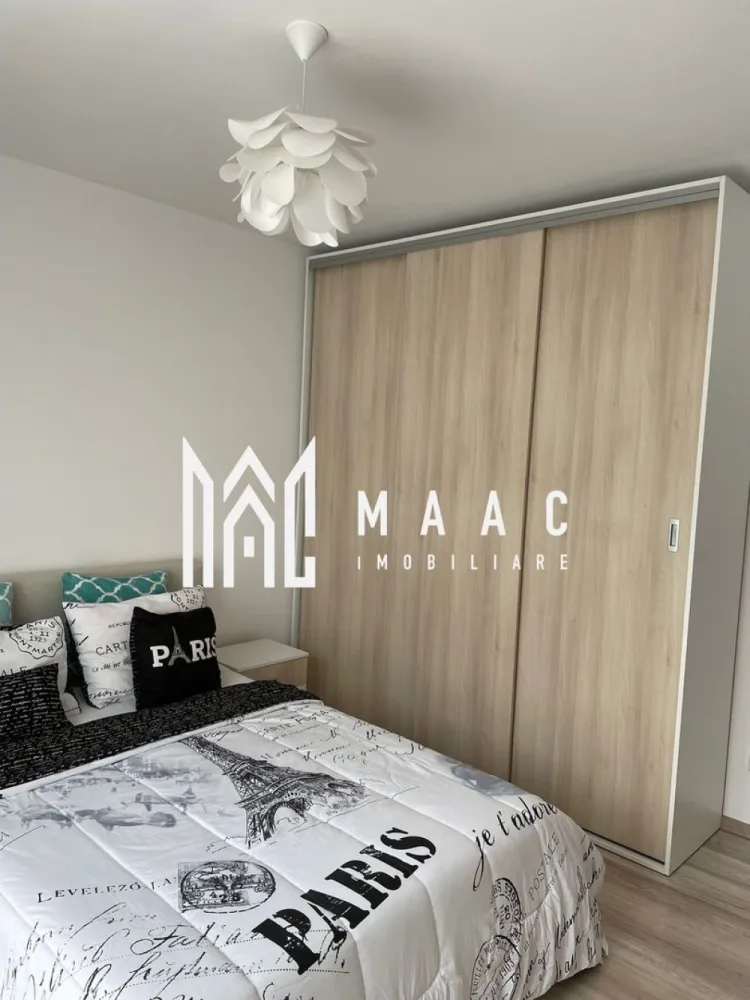 Apartament 2 Camere | Loc de Parcare | City Residence - MAAC Imobiliare vă propune spre închiriere un apartament modern cu 2 camere, situat în complexul City Residence, într-o zonă excelentă, la doar câțiva pași de gară și la 10 minute de centrul orașului. Locuința se află la etajul 3 al unui imobil recent construit și dispune de o suprafață utilă de 49 mp, compartimentată eficient în living spațios, bucătărie complet utilată, dormitor confortabil, hol generos, baie elegantă și balcon. Apartamentul se închiriază complet mobilat și utilat, inclusiv cu mașină de spălat rufe, oferind tot confortul necesar unei locuințe moderne. În plus, proprietatea beneficiază de loc de parcare dedicat. Preț închiriere: 450 euro/lună + garanție in cuantumul unei chirii lunare. Nu accepta animale de companie. Pentru mai multe detalii și programarea unei vizionări, vă invităm să ne contactați, menționând ID-ul ofertei: CP2977997 }}