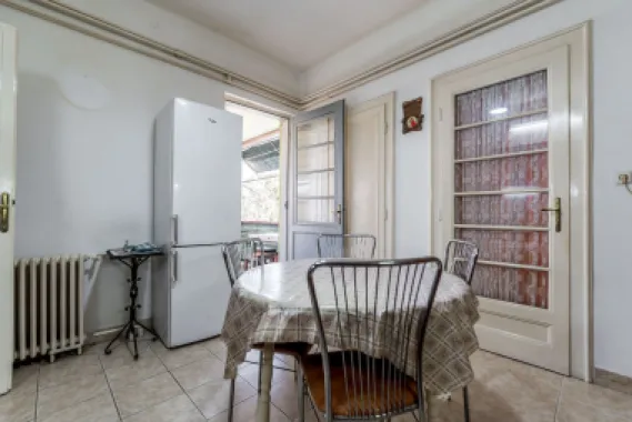 Etaj întreg vis-à-vis de Tribunalul Arad | 269 mp | Demisol privat