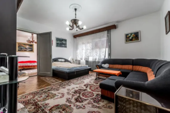 Etaj întreg vis-à-vis de Tribunalul Arad | 269 mp | Demisol privat