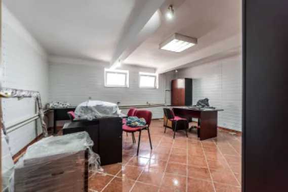 Etaj întreg vis-à-vis de Tribunalul Arad | 269 mp | Demisol privat