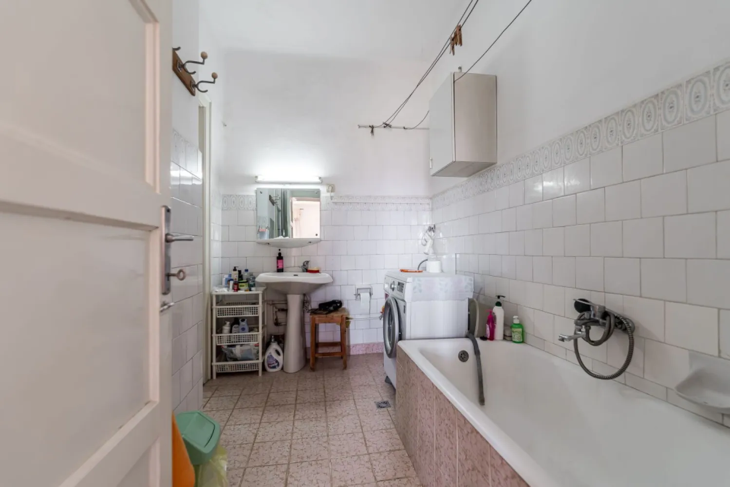 Etaj întreg vis-à-vis de Tribunalul Arad | 269 mp | Demisol privat