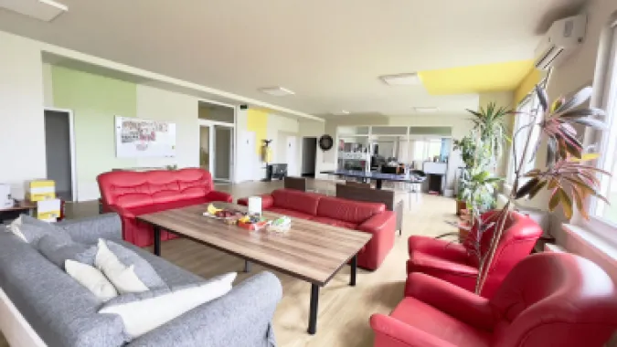 Clădire de birouri cu 12 parcări în incintă privată, UTA2, Arad