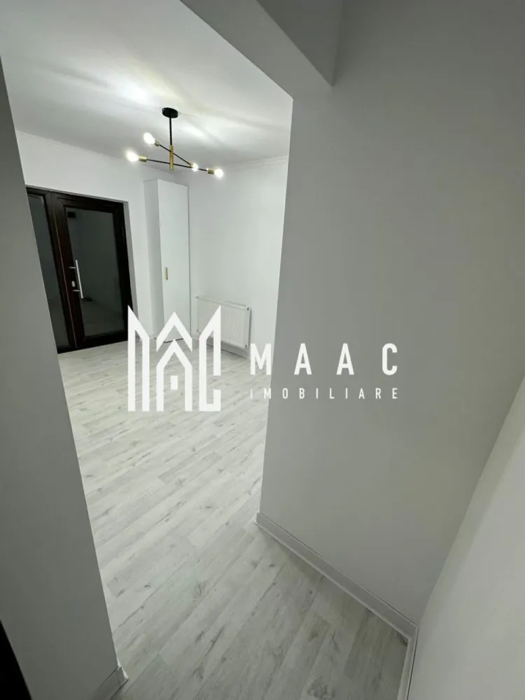 SPATIU COMERCIAL RENOVAT|CENTRALA TERMICA PROPRIE| OSTROVENI - MAAC Imobiliare vă propune spre închiriere un spațiu comercial cochet, situat într-una dintre cele mai căutate zone din Ostroveni – strada Lucian Blaga, la doar câțiva pași de Bulevardul Dem Rădulescu. Cu o suprafață de 30 mp, spațiul este compartimentat inteligent în 2 camere, baie și balcon, oferind un cadru ideal pentru desfășurarea activităților comerciale sau de servicii. În plus, beneficiază de o boxă practică pentru depozitare, amplasată sub balcon. Spațiul este complet renovat, ceea ce vă permite să începeți activitatea imediat, fără investiții suplimentare. ✔ Confort termic asigurat de centrală proprie pe gaz ✔ Zonă cu trafic pietonal și acces facil ✔ Numeroase locuri de parcare gratuite în proximitate Poziționarea excelentă, în apropierea zonelor rezidențiale, școlilor și grădinițelor, asigură un flux constant de potențiali clienți – ideal pentru birou, salon, cabinet sau alte activități comerciale. Preț: 440 €/lună Contacteaza-ne pentru detalii și vizionări – acest spațiu poate fi exact ceea ce cauti! }}