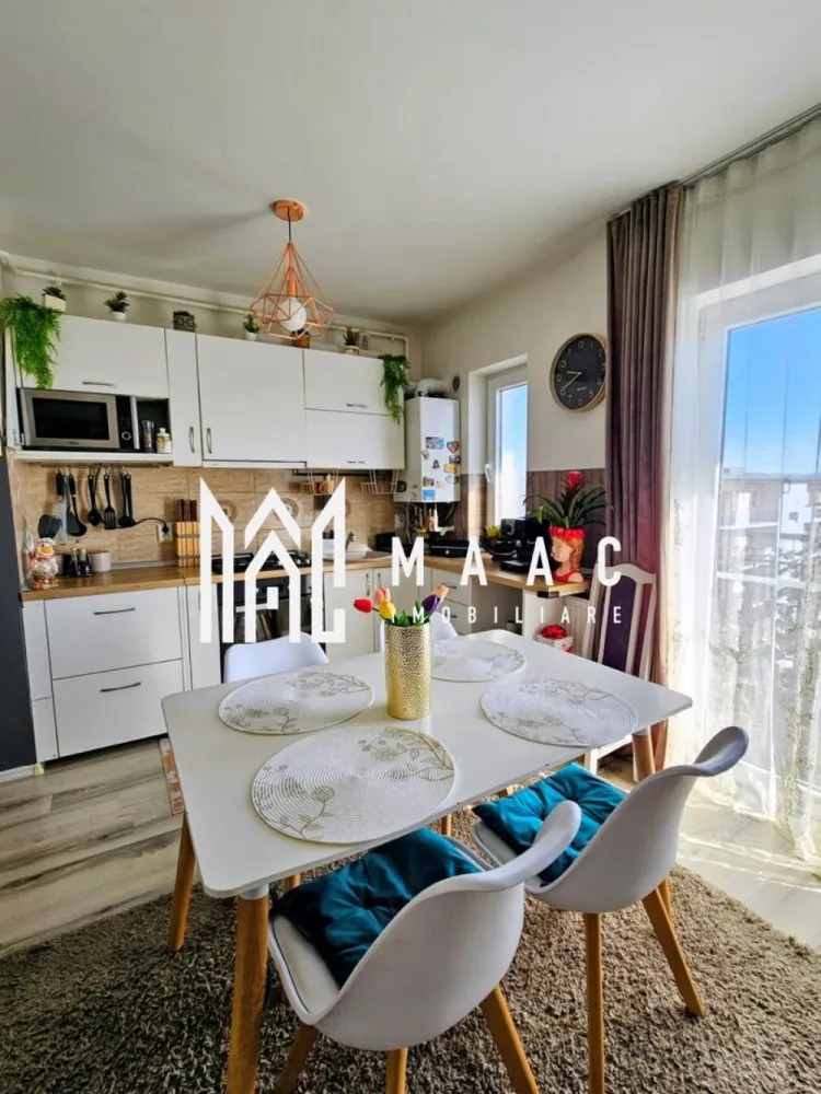 Apartament 3 camere | Balcon | Loc de parcare | Magnolia - MAAC Imobiliare va prezinta un apartament cu 3 camere situat in cartier Magnolia. Localizare: Apartamentul este situat în cartierul Magnolia, într-un bloc nou cu lift, într-o zonă liniștită și bine organizată, cu acces facil către puncte de interes, mijloace de transport, magazine și spații verzi. Imobilul se află la etajul 4 din 8, oferind o vedere deschisă și orientare sud-vestică, ideală pentru lumină naturală pe tot parcursul zilei. Caracteristici: Tip apartament: 3 camere semi-decomandat Suprafață utilă: 52 mp Suprafață totală: 61 mp Etaj: 4 din 8 Bloc dotat cu lift Balcon: 9 mp, accesibil din living și dintr-un dormitor Compartimentare: Hol de intrare Baie complet echipată, dotată cu cabină de duș, mobilier sanitar și mașină de spălat rufe Living open space, cu zonă de relaxare și bucătărie deschisă, complet mobilată și utilată, inclusiv cu electrocasnice Două dormitoare, fiecare mobilat cu pat, șifonier și noptiere Balcon generos de 9 mp, cu acces din living și dintr-un dormitor Dotări și finisaje: Aer condiționat Centrală termică proprie Ferolli cu calorifere în toate camerele Finisaje: pardoseli, uși interioare noi, tâmplărie PVC cu geam termopan Ușă metalică la intrare. Parcare: Apartamentul dispune de loc de parcare cu carte funciară separată. Pentru mai multe detalii precizati telefonic ca ati vazut anuntul cu ID: CP2979414 }}