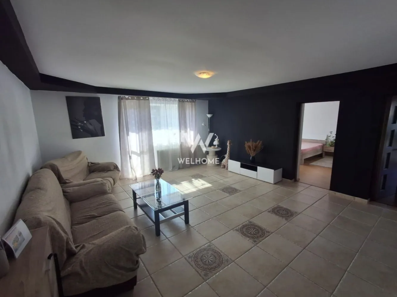 Apartament de închiriat – 3 camere, C. Turnișorului, zona Kogălniceanu - Se oferă spre închiriere un apartament modern și primitor, situat pe Calea Turnișorului, în apropiere de cartierul Kogălniceanu – o zonă apreciată pentru accesibilitate și facilități. Detalii apartament: 3 camere (living spațios + 2 dormitoare) Bucătărie complet mobilată și utilată Baie 2 balcoane Complet mobilat și utilat – gata de mutare 1 loc de parcare inclus Avantajele zonei: Acces rapid către autostradă – ideal pentru deplasări în afara orașului Apropiere de aeroport Magazine, piață și supermarketuri în imediata vecinătate Transport public facil Zonă liniștită, potrivită atât pentru familii, cât și pentru cupluri sau profesioniști Apartamentul oferă un echilibru perfect între confort și poziționare strategică, fiind alegerea ideală pentru cei care își doresc un stil de viață practic și relaxat. Pret: 550 euro, negociabil Vizionare si detalii: 0740066818, Cristina