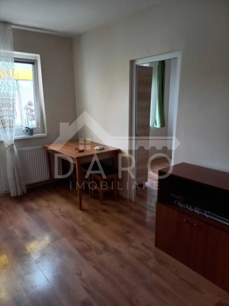 Inchiriez apartament cu 2 camere in Dambu - 🔥 Apartament 2 camere | Dâmbu Pietros | Zonă foarte bine conectată Se oferă spre închiriere apartament cu 2 camere, situat în cartierul Dâmbu Pietros, pe strada Măgurei – una dintre zonele apreciate pentru acces rapid și facilități 👇 💰 Preț: 240 euro 🏢 Etaj: 4/4 🏡 Compartimentare: ✔ living ✔ dormitor ✔ bucătărie ✔ baie ✔ hol ✔ apartamentul este mobilat și utilat – gata de mutare 📍 De ce Dâmbu Pietros? ✔ zonă foarte bine conectată cu restul orașului ✔ stații de autobuz la câteva minute ✔ aproape de școli, grădinițe și supermarketuri ✔ acces rapid către centru și alte cartiere ✔ zonă liniștită, ideală pentru locuit 🧠 Ideal pentru: ✔ cupluri ✔ persoane care lucrează în oraș ✔ studenți 📅 Disponibil imediat 🤝 Proprietate promovată prin DARO Imobiliare 📞 Detalii și vizionări: Coman Maria – DARO Imobiliare 📱 0749 535 729 }}
