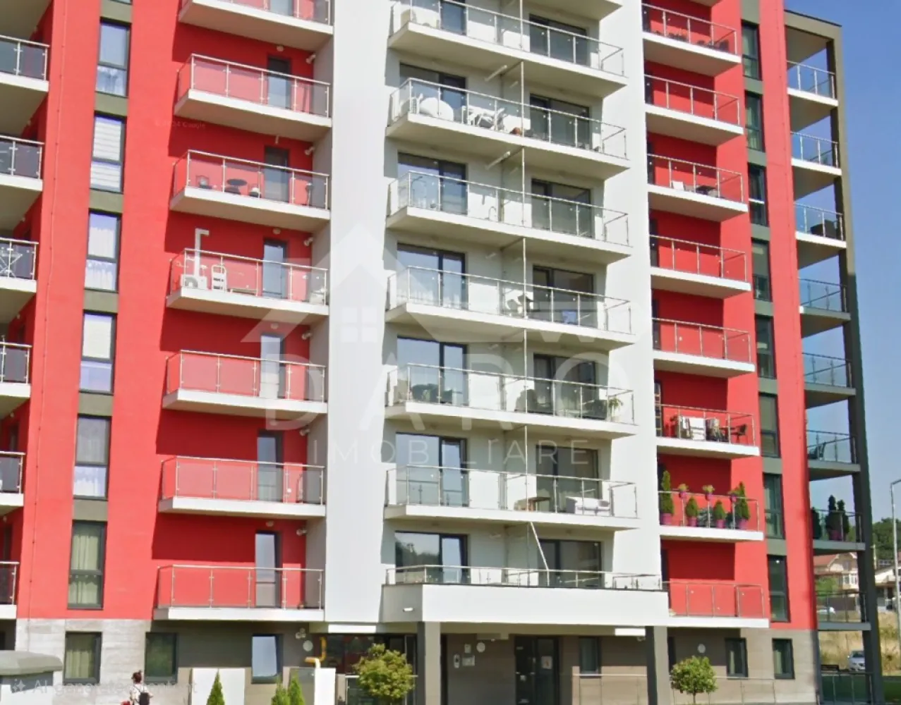 🔥 Studio NOU | Prima închiriere | Green Residence | Parcare inclusă - 🔥 Studio NOU | Prima închiriere | Green Residence | Parcare inclusă Dacă îți dorești un apartament nou, modern și impecabil, în care să fii primul chiriaș – asta este alegerea perfectă 👇 📍 Green Residence – str. Livezeni 💰 350 €/lună 🏡 Studio 47 mp, situat la etajul 3/10, într-un bloc nou, cu lift. ✨ Compartimentare modernă: ✔ zonă de living + dormitor (spațiu deschis, aerisit) ✔ bucătărie separată, complet echipată ✔ baie modernă cu duș walk-in ✔ terasă spațioasă 💎 Ce îl face special: ✔ 🔥 prima închiriere – totul este NOU ✔ design modern (alb + negru, finisaje elegante) ✔ mobilat complet – te muți imediat ✔ bucătărie modernă, utilată complet ✔ baie premium cu duș walk-in ✔ spațiu luminos și bine organizat 🚗 Loc de parcare inclus 📍 Locație: ✔ complex rezidențial nou și liniștit ✔ acces rapid către oraș ✔ aproape de magazine și facilități 🧠 Ideal pentru: ✔ persoane singure ✔ cupluri 📅 Se închiriază pe termen lung (minim 1 an) 🚫 Fără animale de companie ⚠️ La 350€ + parcare inclusă 🤝 Proprietate promovată prin DARO Imobiliare 📞 Sună acum pentru vizionare: Coman Maria – DARO Imobiliare 📱 0749 535 729 }}