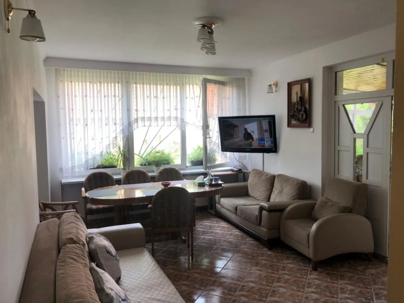 BRASADAS vinde casa cu 7 camere si teren 1100mp in zona Burdea. - Agentia Imobiliara BRASADAS vinde casa individuala cu 7 camere in zona Burdea construita in anul 1998 cu teren aferent de 1100 mp. Www.brasadas.com. }}