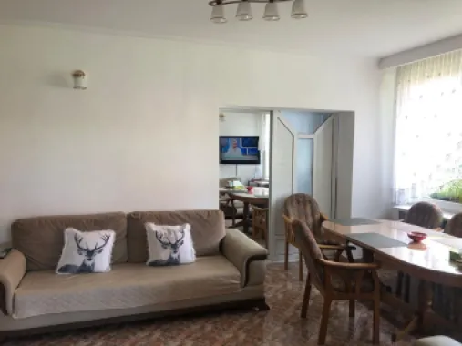 BRASADAS vinde casa cu 7 camere si teren 1100mp in zona Burdea.