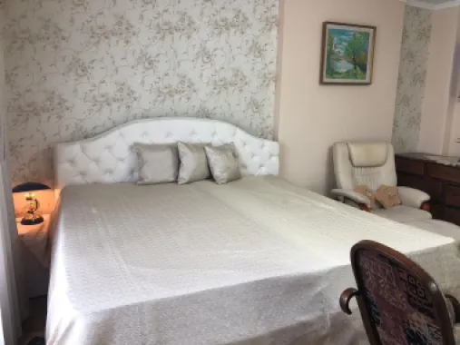 BRASADAS vinde casa cu 7 camere si teren 1100mp in zona Burdea.