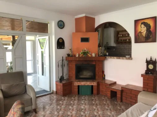 BRASADAS vinde casa cu 7 camere si teren 1100mp in zona Burdea.