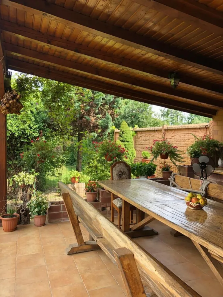 BRASADAS vinde casa cu 7 camere si teren 1100mp in zona Burdea.