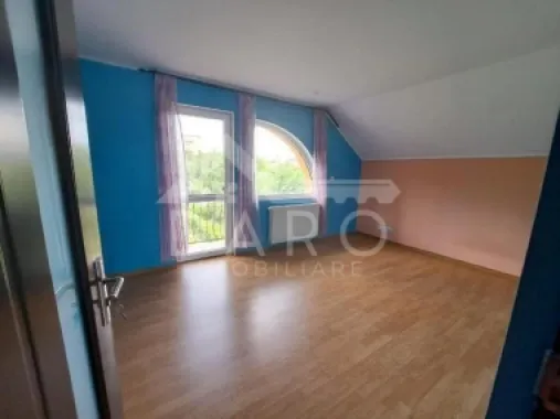 Casă de vânzare, teren 1040 mp