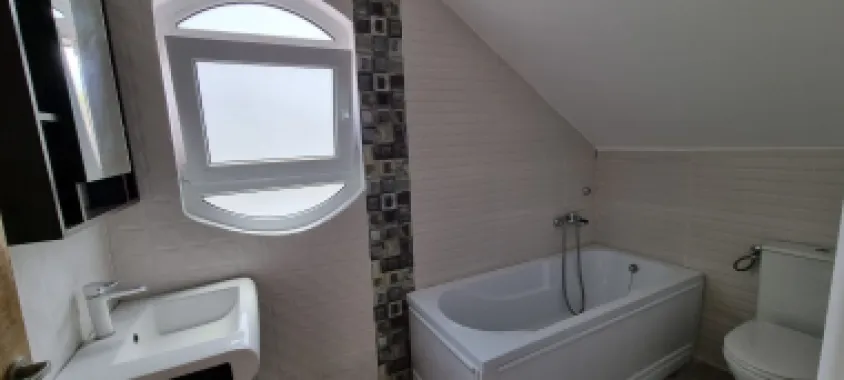 De inchiriat, vila noua - Bariera Traian - Lacul Brates