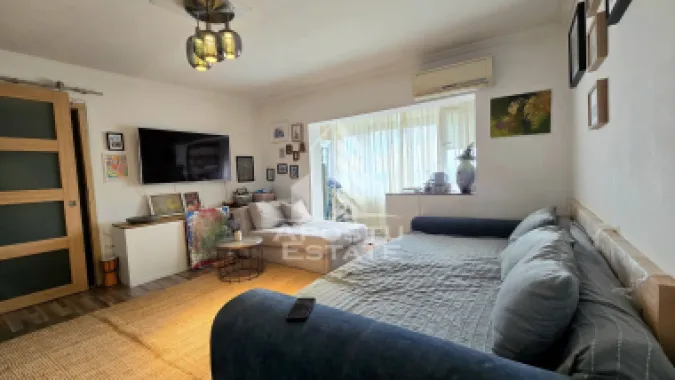 Apartament de vanzare cu 3 camere, mobilat utilat, zona Bucovina