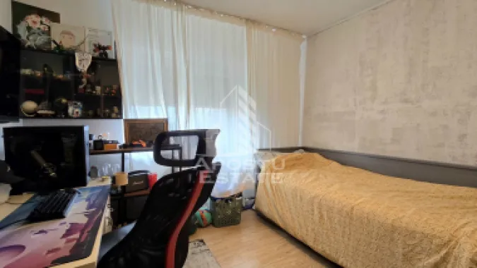 Apartament de vanzare cu 3 camere, mobilat utilat, zona Bucovina