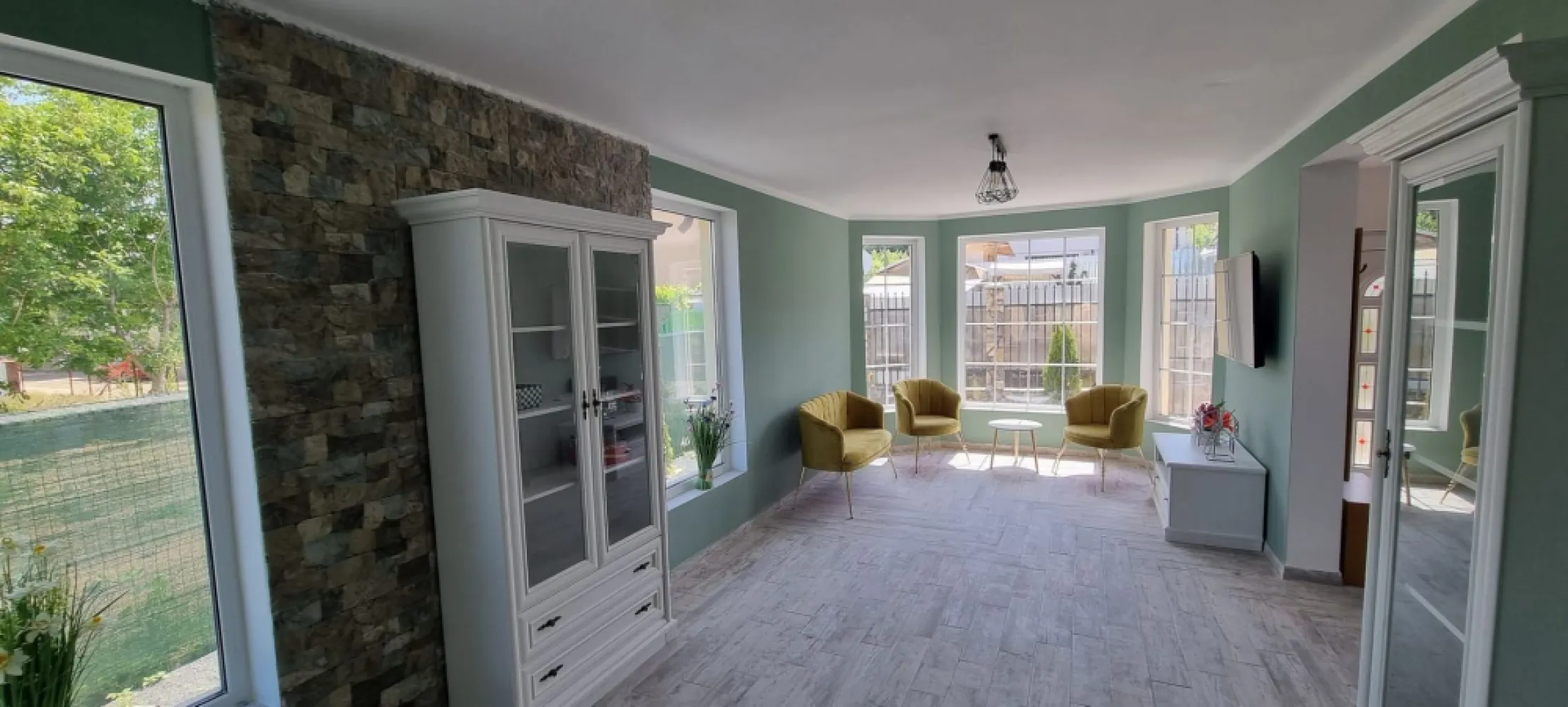 De inchiriat, vila noua - Bariera Traian - Lacul Brates