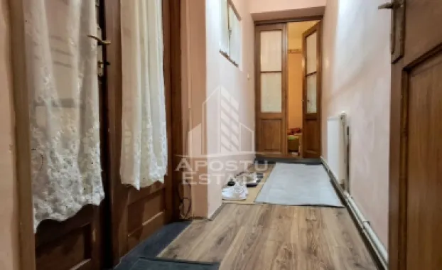Apartament la casa, 3 camere Etaj 1