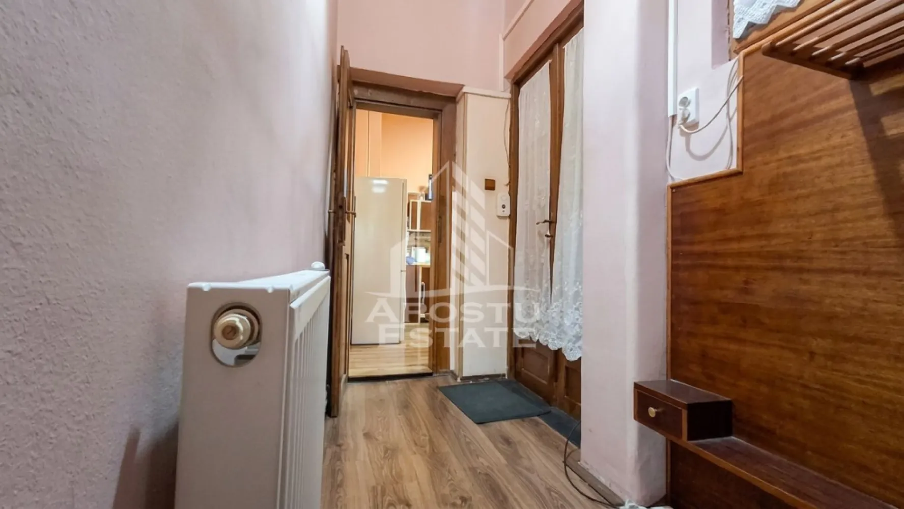 Apartament la casa, 3 camere Etaj 1