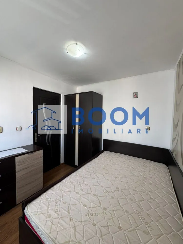 Studio Mansarda | 28 Mp | Centrala Proprie | Complet Mobilata - Studio decomandat de vanzare 28 mp utili

BOOM Imobiliare va propune spre vanzare un studio decomandat cu suprafata utila de 28 mp compartimentat practic si eficient. Locuinta este alcatuita din bucatarie amenajata pe balcon dormitor zona de relaxare si baie oferind un spatiu confortabil si bine organizat.

Studio ul dispune de centrala termica proprie si se vinde mobilat si utilat fiind pregatit pentru mutare imediata. Este o alegere excelenta atat pentru locuit cat si pentru investitie.

Imobilul este amplasat intr o zona cu acces rapid catre magazine scoli mijloace de transport in comun si alte puncte de interes.

Pentru mai multe detalii sau pentru programarea unei vizionari contacteaza ne. CP3200202