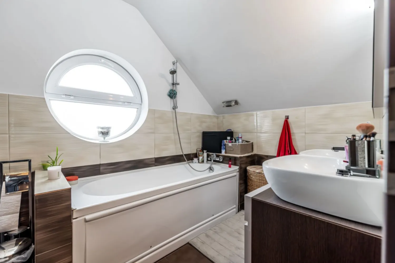 Casă în Westfield | 140 mp utili | P+M | 3 camere | curte + anexe