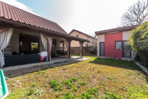 Casă în Westfield | 140 mp utili | P+M | 3 camere | curte + anexe