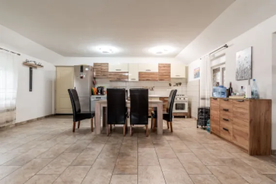 Casă modernă (2021) – Priveliște panoramică spre Lunca Mureșului