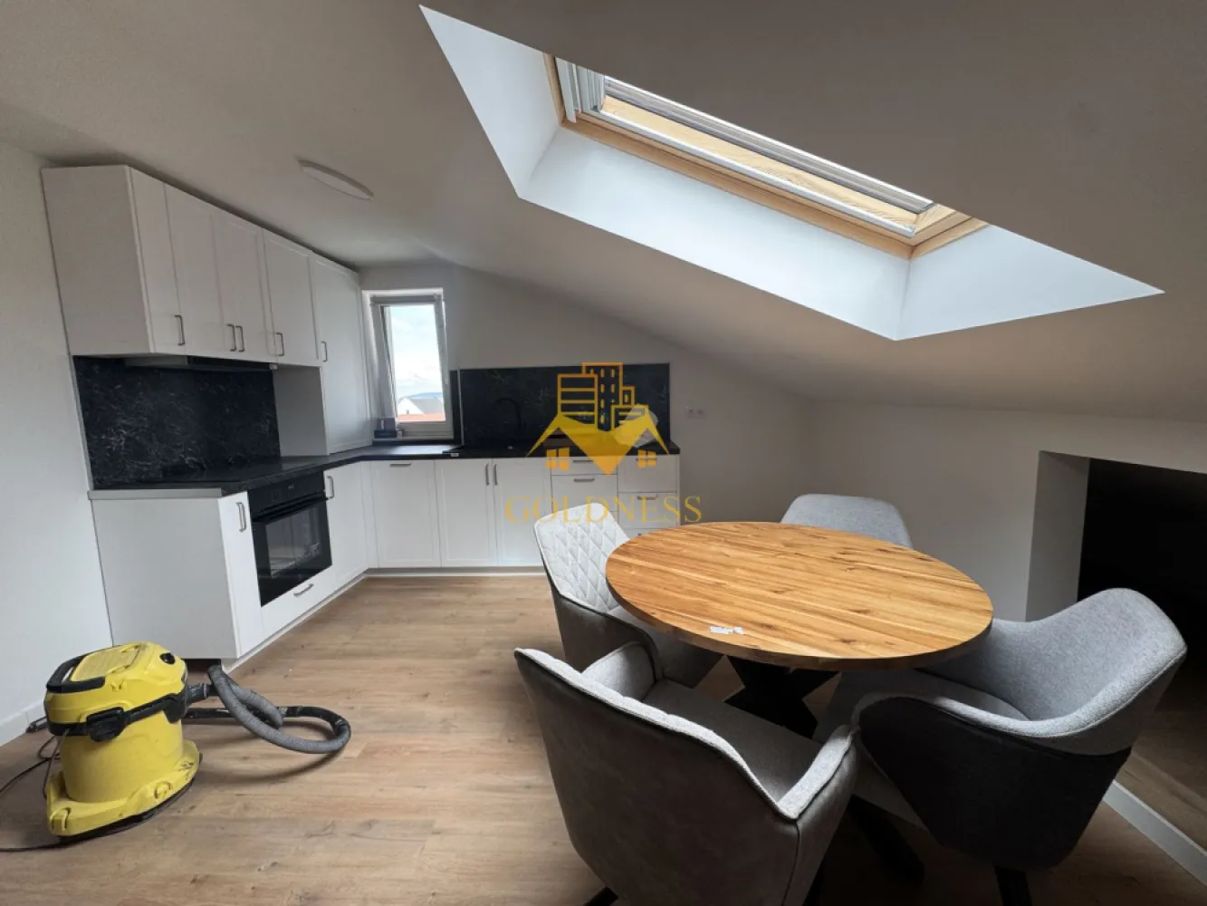 2 camere Modern Bloc Nou Mansarda Cartierul Europa zona Eugen Ionesco