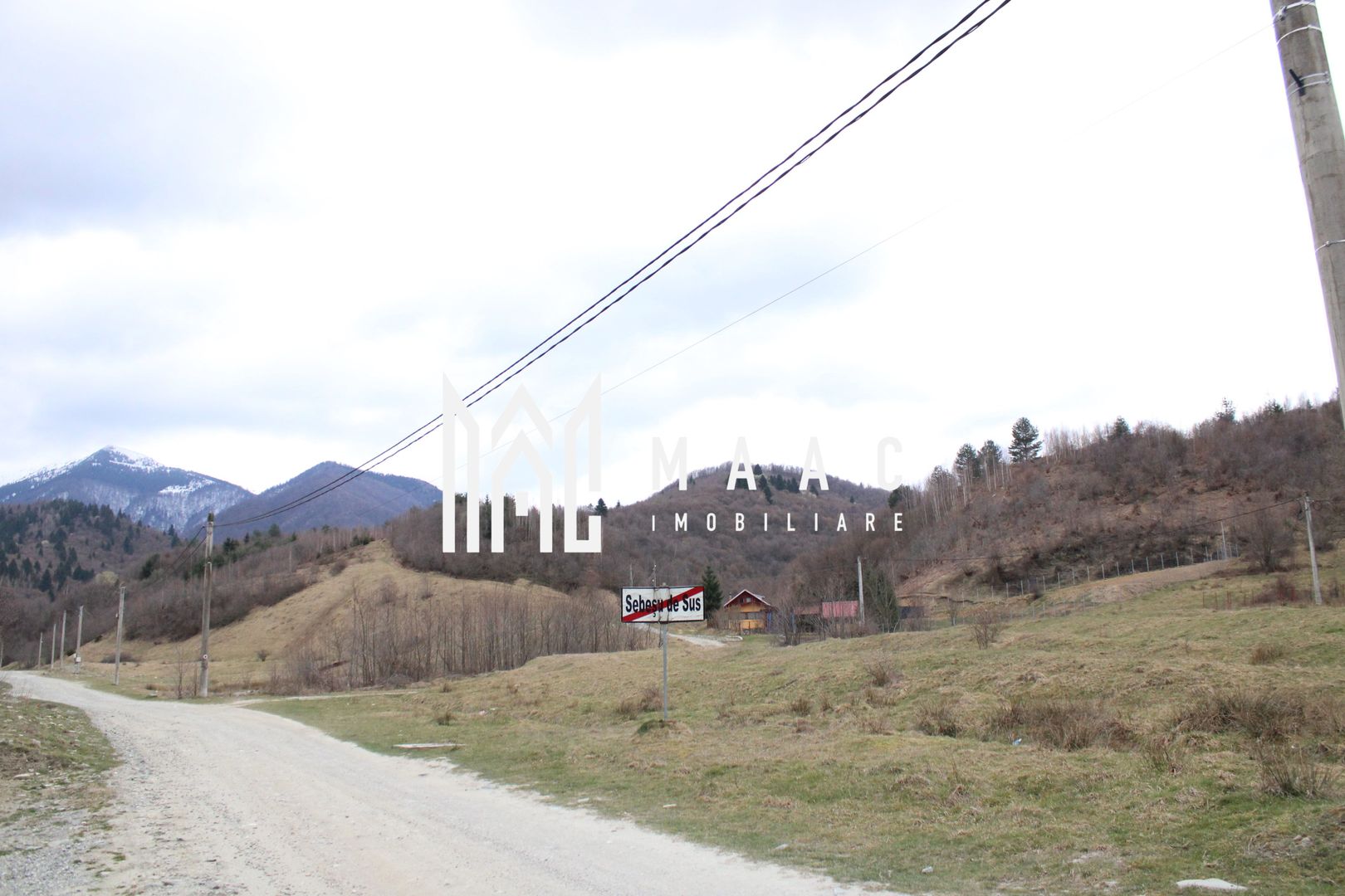 Pământ I Fereastră către Eternitate în Transilvania