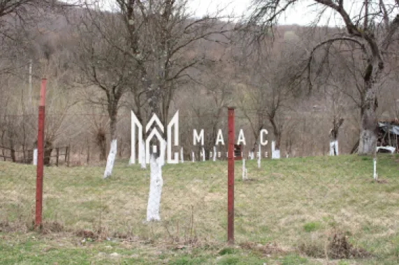 Pământ I Fereastră către Eternitate în Transilvania