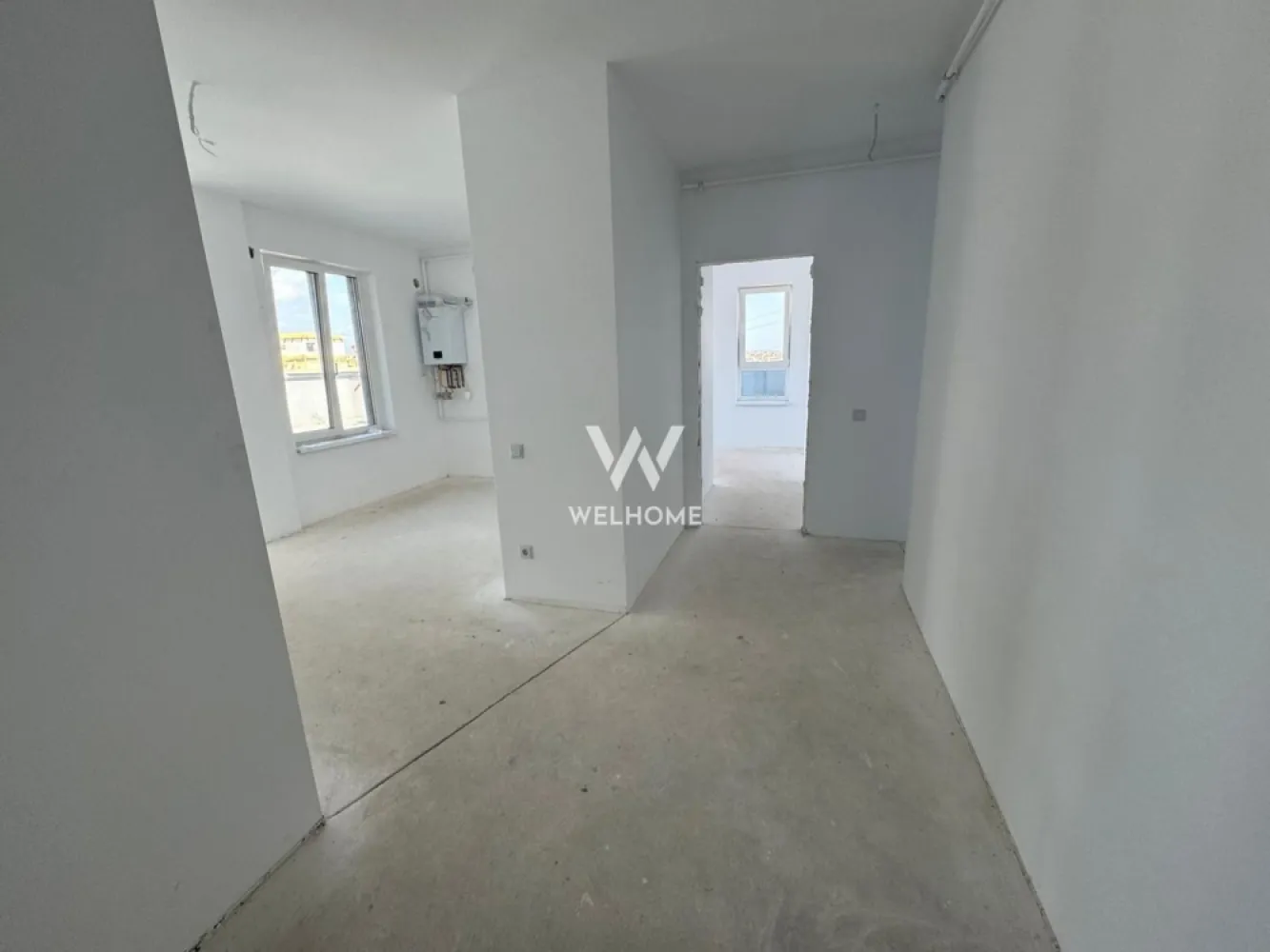 Apartament tip penthouse, Turnisor,Sibiu - COMISION 0% Penthouse cu suprafata utila de 75 mp + terasa 32mp cu priveliste panoramica Bloc nou cu arhitectura moderna si finisaje premium,cu lift, boxe la subsol, spatii verzi si zona degajata Compartimentare: - vestibul, hol de acces, un living open space cu bucatarie (se poate separa), 2 dormitoare, 2 bai si o terasa superba de 32 mp un loc de parcare suprateran si o boxa la subsol incluse in pret Apartamentul este finalizat, blocul intabular, se preda la stadiul de ALB. Avantaje: - clasa energetica A - ansamblu rezidential nou, blocuri cu lift, boxe si garaj (in limita disponibilitatii) - zona accesibila catre autostrada, aeroport sau zona industriala Vest - spatii verzi in zona - locuri de joaca pentru copii - apartamente izolate termic si fonic cu materiale specifice - caramida Cemacon (confort termic si acustic ridicat, protectie ridicata la incendii, reduce riscul aparitiei igrasiei si mucegaiului) - - grupuri sanitare cu geam - incalzire in pardoseala - priveliste panoramica asupra orasului Vizionari: 0752.088.381- Roxana Pret: 157.000 Euro Tva Inclus }}