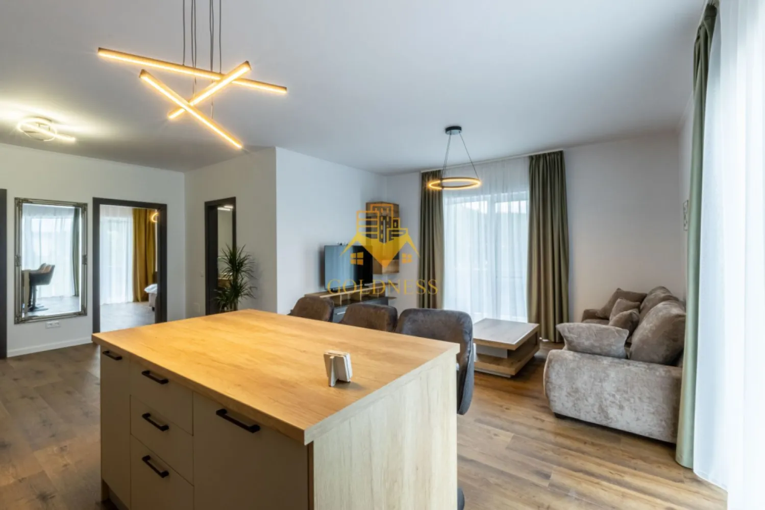 3 camere, Premium, bloc nou, Manastur Zona Baza Sportiva, Mehedinti - GOLDNESS Imobiliare vă propune spre închiriere un apartament la prima inchiriere cu 3 camere complet mobilat și utilat, la etajul 2 într-un imobil de 2 etaje, în Cartierul Manastur.
Dispune de loc de parcare subterana inclusa in pret!
Se află în apropierea stațiilor de transport în comun, magazine, restaurante, spații verzi, farmacii, etc. 

Apartamentul este compartimentat astfel:
 - dormitor cu pat matrimonial, dressing, noptiere
 - dormitor cu pat matrimonial, dressing, noptiere
 - living cu bucatarie open space complet utilată și mobilată, canapea extensibilă, loc de servit masa 
 - baie cu cabina de dus, calorifer port prosop și dulap pentru depozitare.
 - 2 balcone.

Imobilul este dotat cu toate cele necesare- centrală proprie, frigider, aragaz, hotă, mașină de spălat haine, etc. 

Dacă sunteți interesați de acest apartament și doriți să îl vizionați, dar și pentru alte oferte nu ezitați să ne contactați telefonic sau prin e-mail. Vă stăm la dispoziție!

Pentru intermediere se percepe un comision de 50% din prețul chiriei!