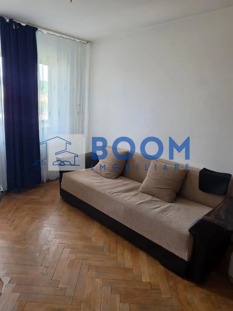 Apartament 3 camere | 2 balcoane | Zona Tic Tac - BOOM Imobiliare vă propune spre vânzare un apartament cu 3 camere decomandat, situat în zona Tic-Tac.

Apartamentul este situat la etajul 7 și dispune de o compartimentare decomandată, oferind un spațiu generos și bine organizat. Proprietatea beneficiază de instalația electrică schimbată integral, un avantaj important pentru viitorii proprietari.

Locuința are două balcoane, dintre care unul este închis, iar datorită compartimentării și amplasării reprezintă o alegere potrivită atât pentru locuit, cât și pentru investiție. Apartamentul necesită renovare, oferind posibilitatea amenajării după propriul stil și preferințe.

Zona Tic-Tac este una apreciată, cu acces rapid către magazine, școli, grădinițe, mijloace de transport și toate facilitățile necesare unui trai confortabil.

Pentru mai multe informații sau pentru programarea unei vizionări, echipa BOOM Imobiliare vă stă la dispoziție.CP3212246