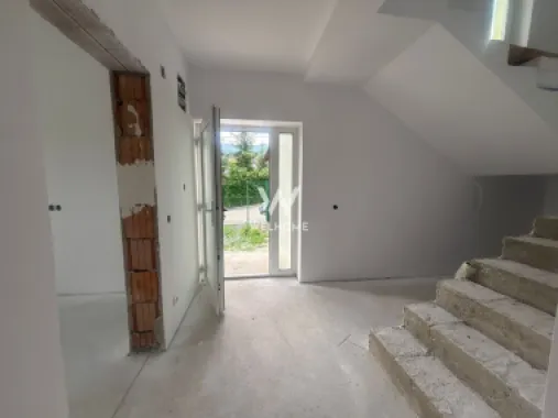 Casa individuala Teren 705 mp Tocile-Sibiu. Sau schimb cu apartamente